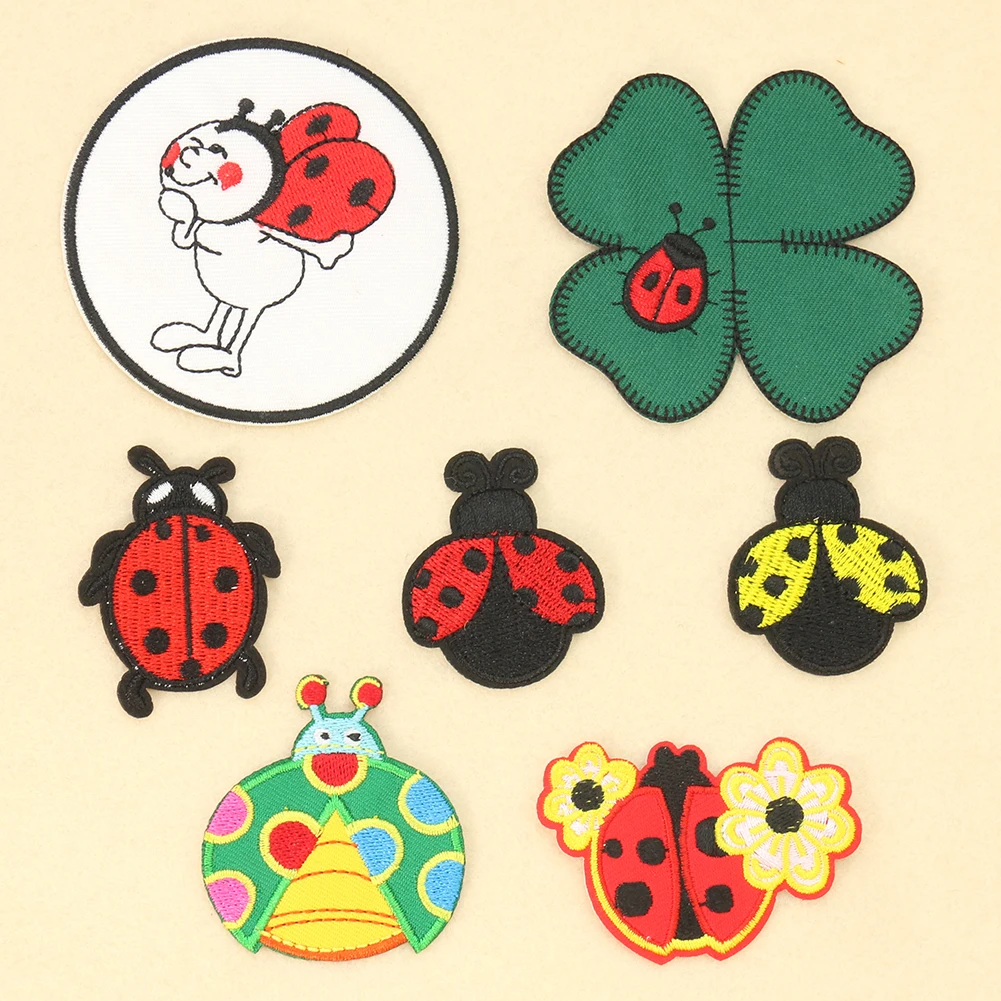 Embroidery Lady Bug - 2ชิ้นการ์ตูนรูปเต่าทองสี่แฉกปักลายดอกไม้รูปลอกเสื้อผ้าเด็กกระเป๋านักเรียนลายอุปกรณ์ประดับตกแต่งแบบมีรู